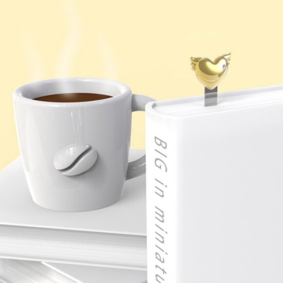 Metalmorphose 3D WINGED HEART (GOLD) BOOKMARK - Picture 3 of 6